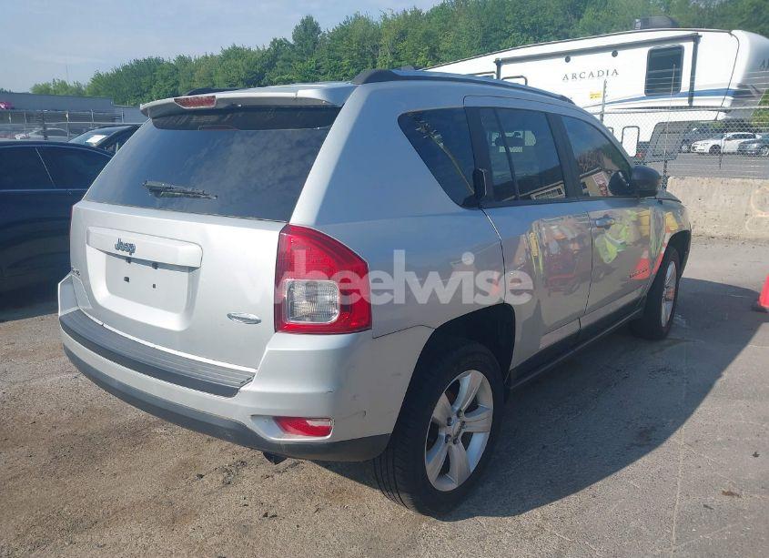 Photo 4 of 2013 Jeep Compass LATITUDE (VIN 1C4NJDEB8DD190326)