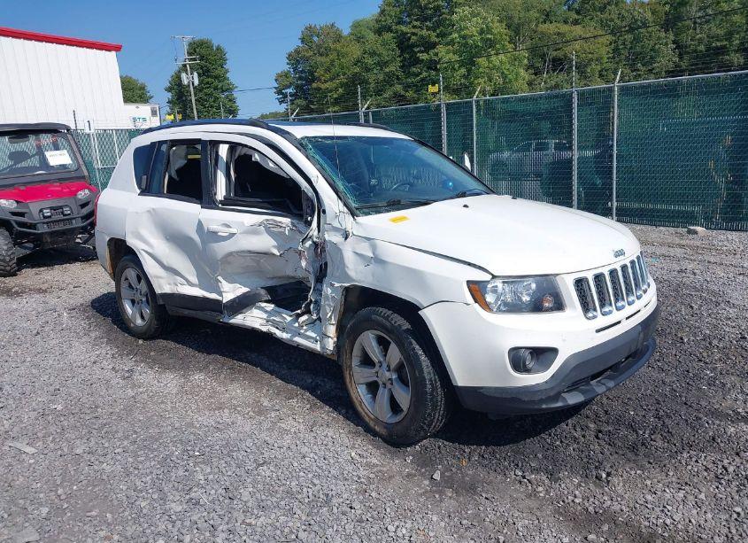2013 Jeep Compass LATITUDE (VIN 1C4NJDEB8DD209134) main photo