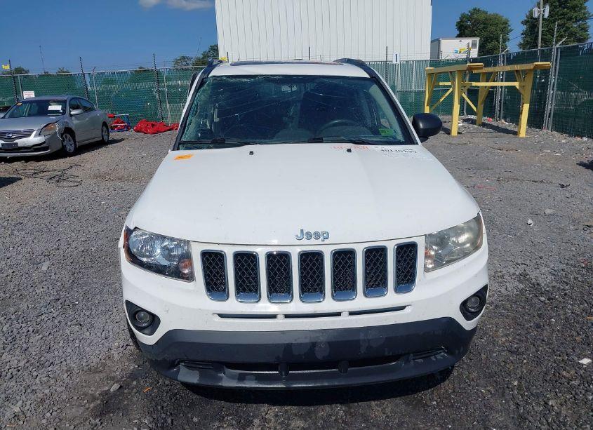 Photo 12 of 2013 Jeep Compass LATITUDE (VIN 1C4NJDEB8DD209134)