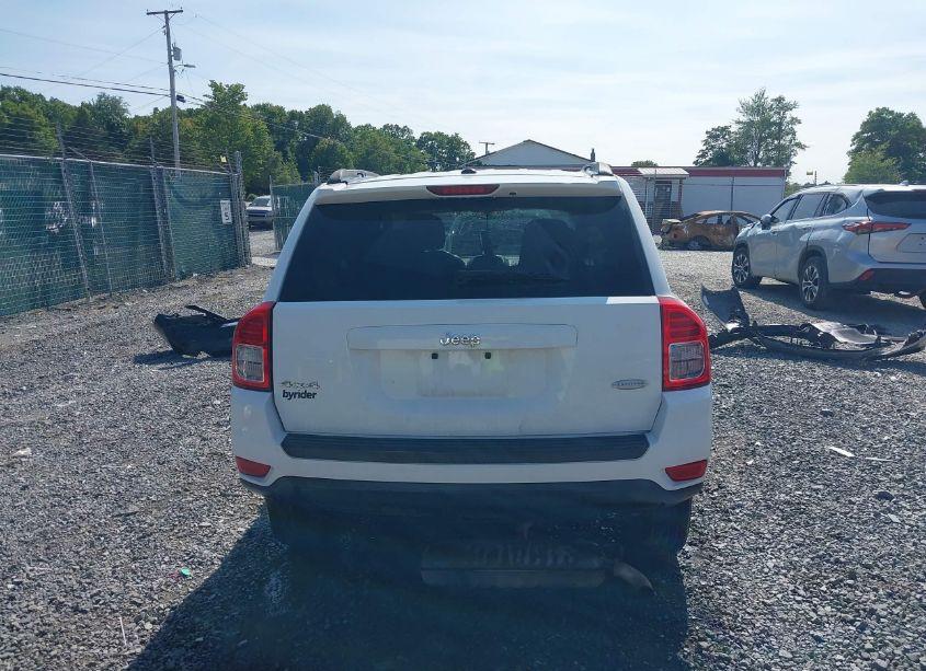 Photo 16 of 2013 Jeep Compass LATITUDE (VIN 1C4NJDEB8DD209134)