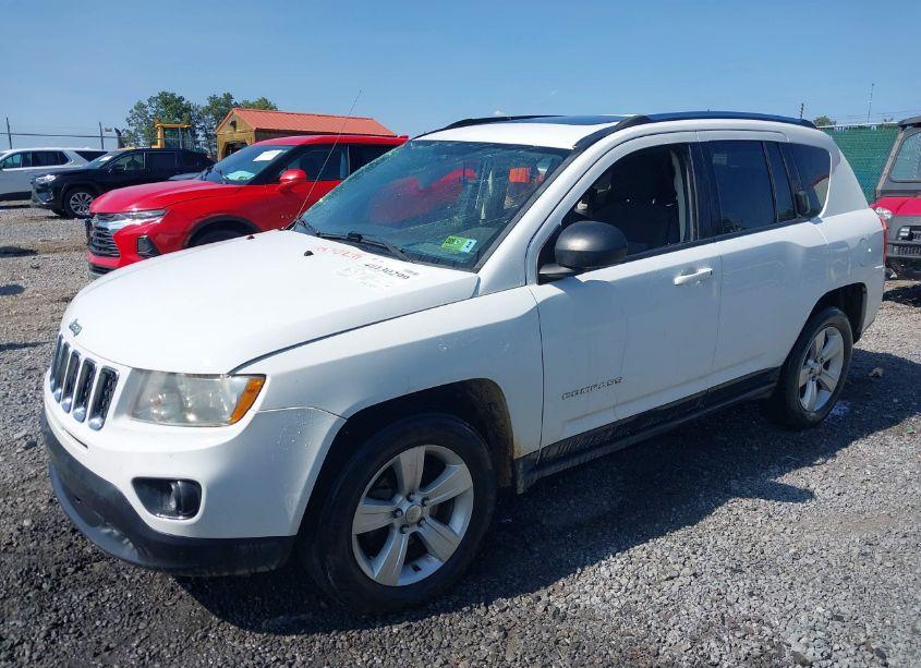 Photo 2 of 2013 Jeep Compass LATITUDE (VIN 1C4NJDEB8DD209134)