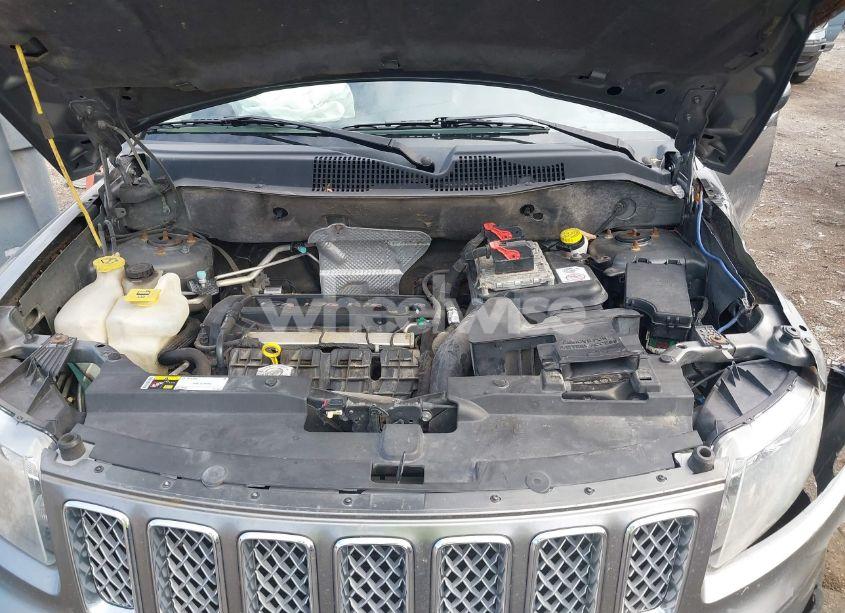 Photo 10 of 2014 Jeep Compass LATITUDE (VIN 1C4NJDEB8ED521679)