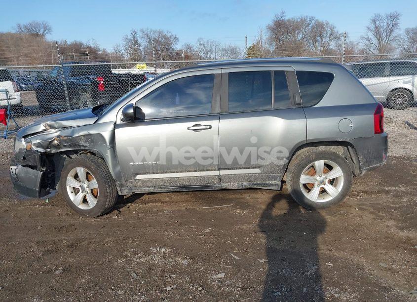 Photo 14 of 2014 Jeep Compass LATITUDE (VIN 1C4NJDEB8ED521679)