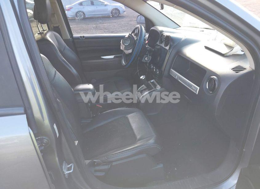 Photo 5 of 2014 Jeep Compass LATITUDE (VIN 1C4NJDEB8ED521679)