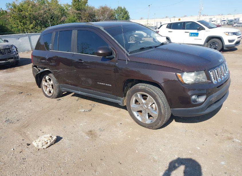 2014 Jeep Compass LATITUDE (VIN 1C4NJDEB8ED605727) main photo