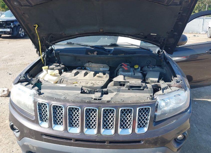 Photo 10 of 2014 Jeep Compass LATITUDE (VIN 1C4NJDEB8ED605727)