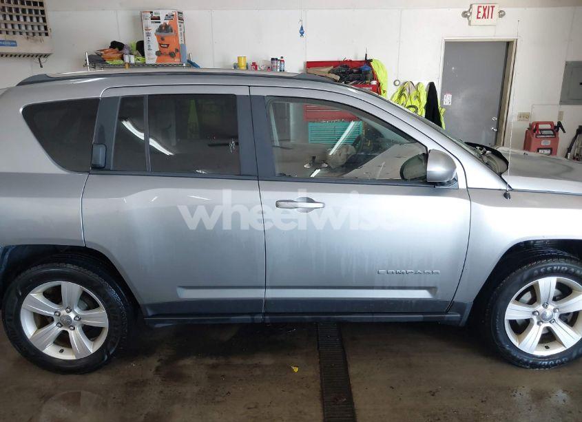 Photo 14 of 2014 Jeep Compass LATITUDE (VIN 1C4NJDEB8ED884953)