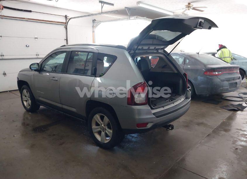 Photo 3 of 2014 Jeep Compass LATITUDE (VIN 1C4NJDEB8ED884953)