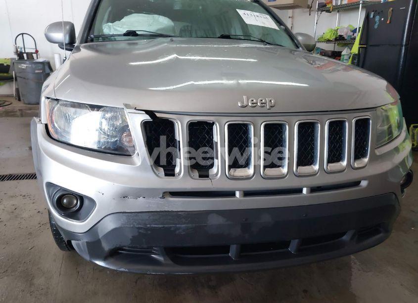 Photo 6 of 2014 Jeep Compass LATITUDE (VIN 1C4NJDEB8ED884953)