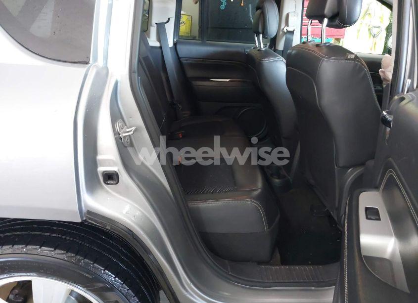 Photo 8 of 2014 Jeep Compass LATITUDE (VIN 1C4NJDEB8ED884953)