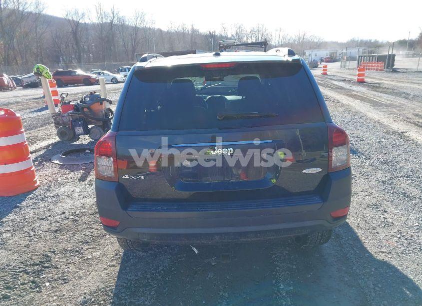 Photo 16 of 2015 Jeep Compass LATITUDE (VIN 1C4NJDEB8FD106153)