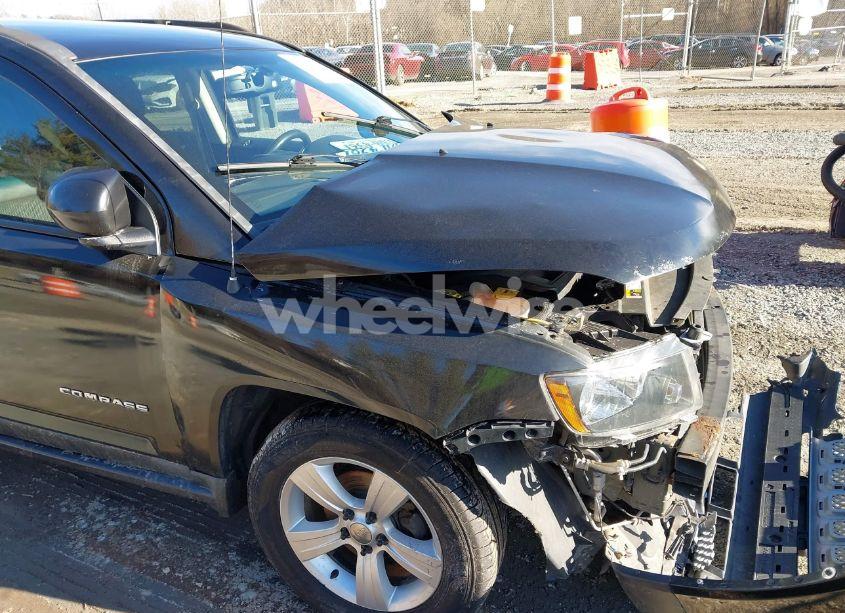 Photo 19 of 2015 Jeep Compass LATITUDE (VIN 1C4NJDEB8FD106153)