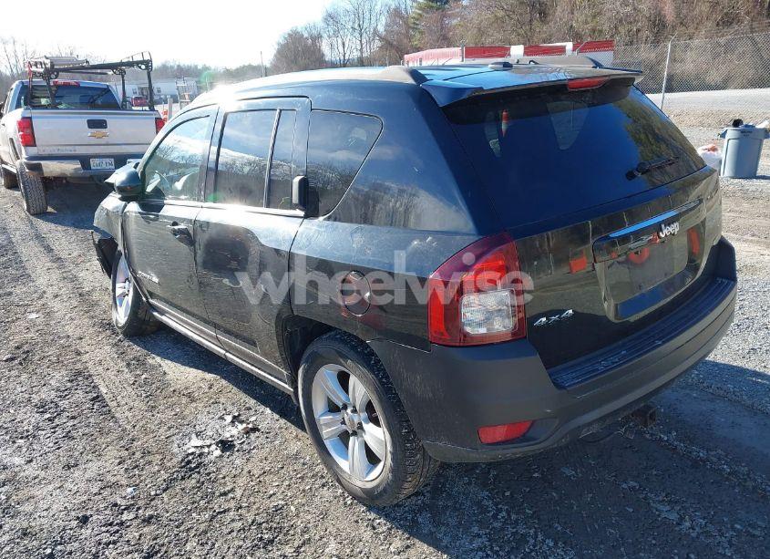 Photo 3 of 2015 Jeep Compass LATITUDE (VIN 1C4NJDEB8FD106153)