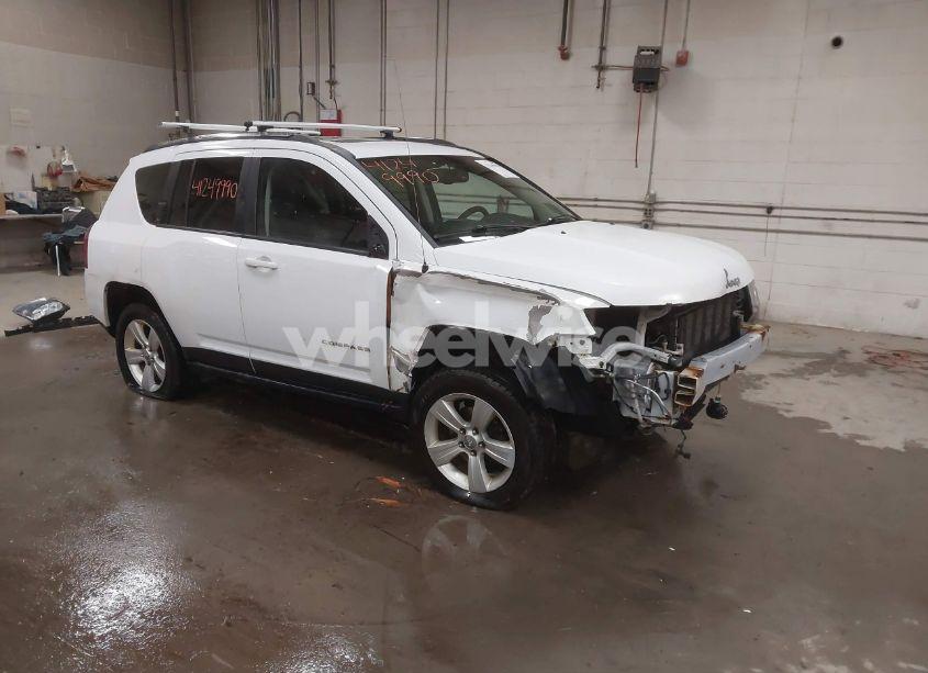 2015 Jeep Compass HIGH ALTITUDE EDITION (VIN 1C4NJDEB8FD154106) main photo