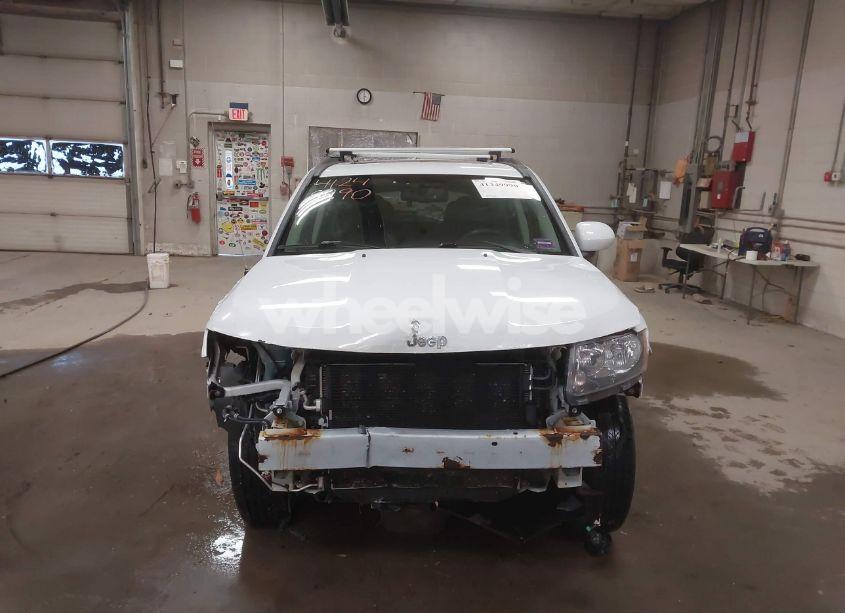 Photo 13 of 2015 Jeep Compass HIGH ALTITUDE EDITION (VIN 1C4NJDEB8FD154106)