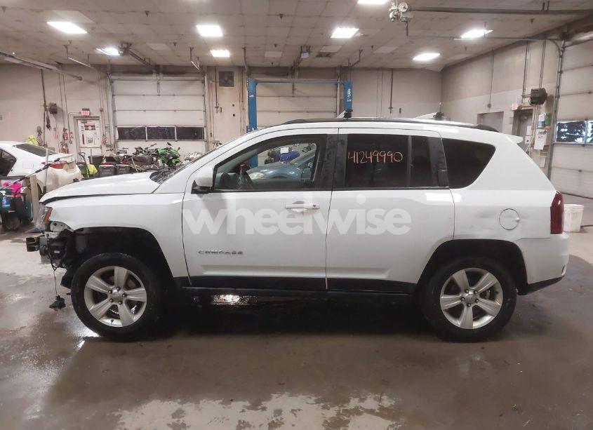 Photo 15 of 2015 Jeep Compass HIGH ALTITUDE EDITION (VIN 1C4NJDEB8FD154106)
