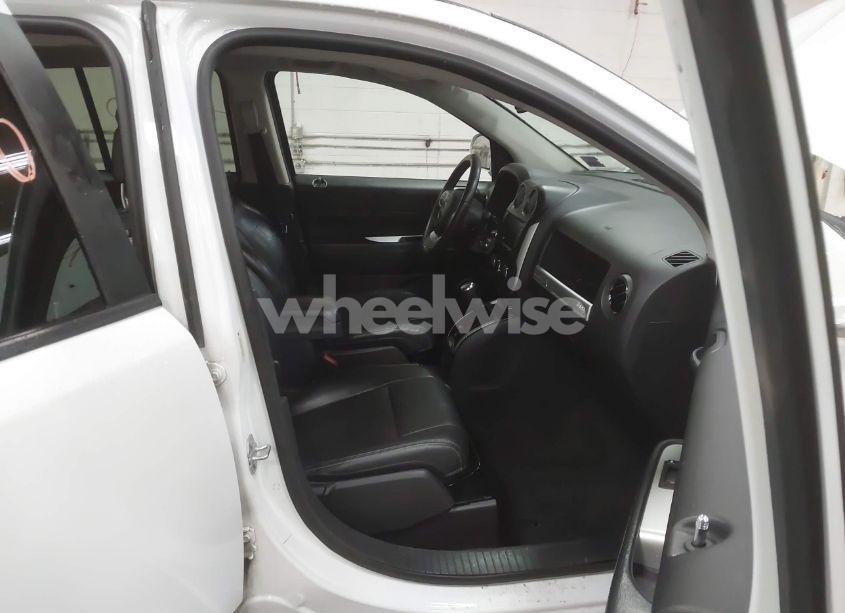 Photo 5 of 2015 Jeep Compass HIGH ALTITUDE EDITION (VIN 1C4NJDEB8FD154106)