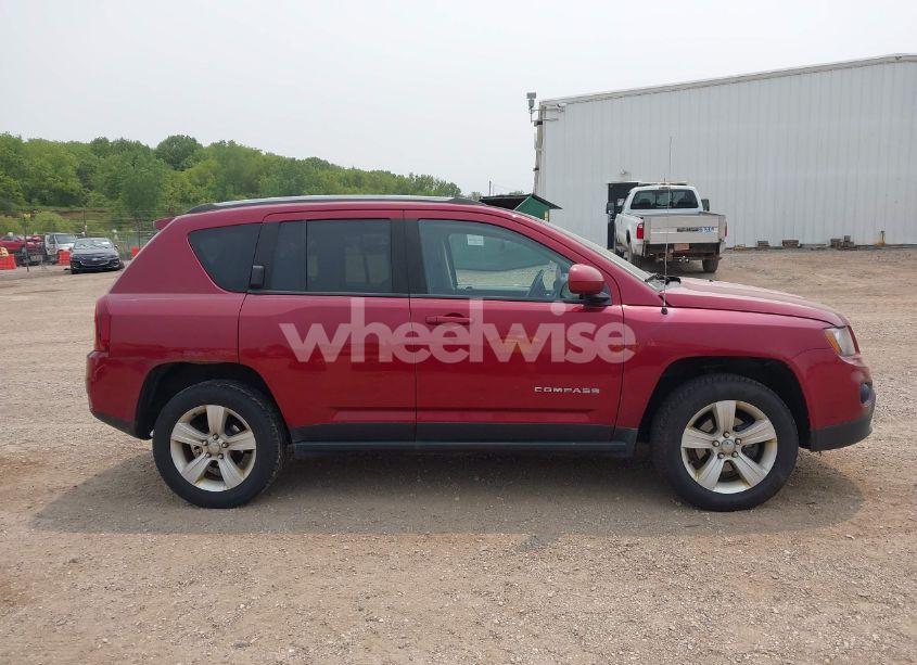 Photo 13 of 2016 Jeep Compass LATITUDE (VIN 1C4NJDEB8GD691172)