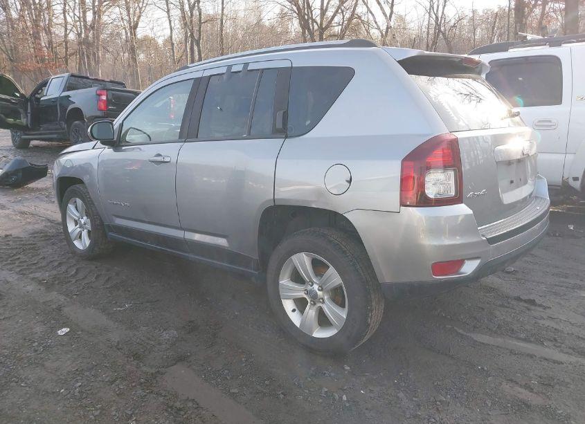 Photo 3 of 2016 Jeep Compass LATITUDE (VIN 1C4NJDEB8GD782720)