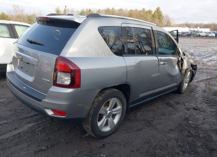Photo 4 of 2016 Jeep Compass LATITUDE (VIN 1C4NJDEB8GD782720)