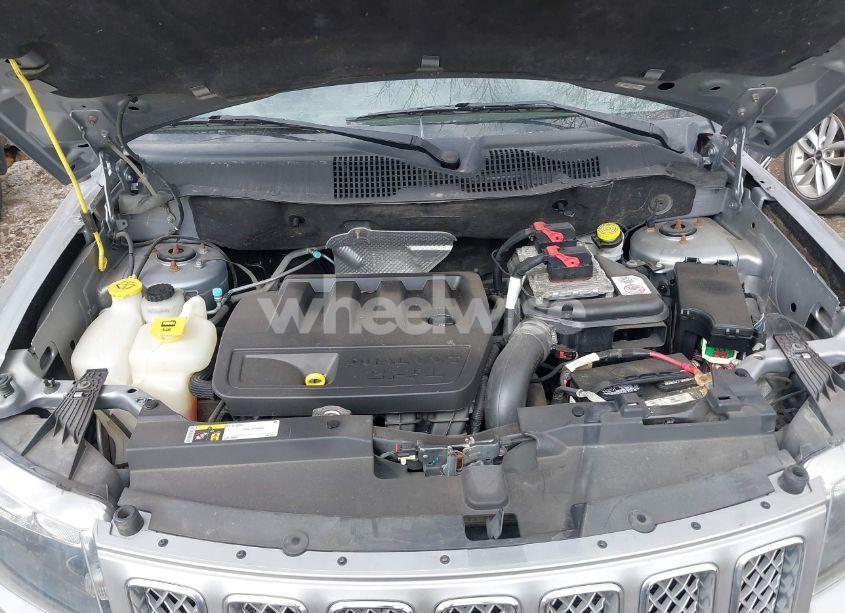 Photo 10 of 2017 Jeep Compass LATITUDE 4X4 (VIN 1C4NJDEB8HD204795)