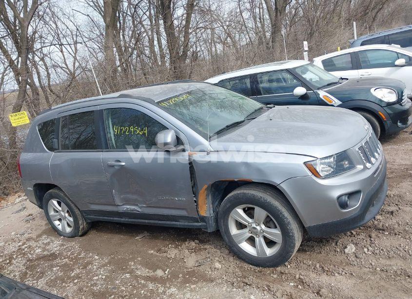 Photo 13 of 2017 Jeep Compass LATITUDE 4X4 (VIN 1C4NJDEB8HD204795)