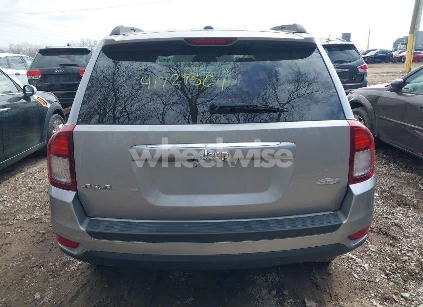 Photo 16 of 2017 Jeep Compass LATITUDE 4X4 (VIN 1C4NJDEB8HD204795)