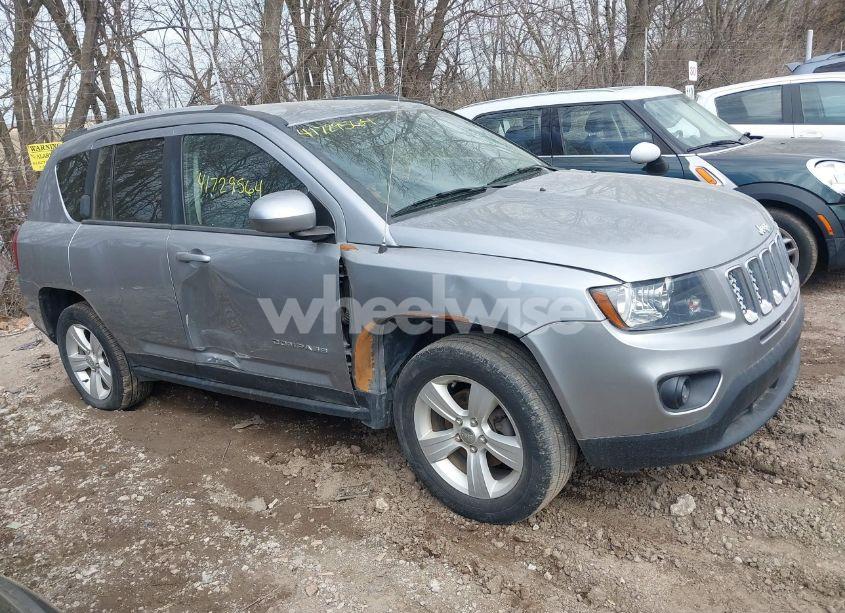 Photo 17 of 2017 Jeep Compass LATITUDE 4X4 (VIN 1C4NJDEB8HD204795)