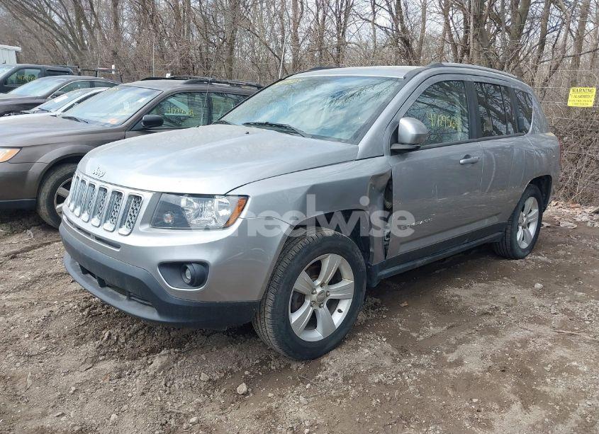 Photo 2 of 2017 Jeep Compass LATITUDE 4X4 (VIN 1C4NJDEB8HD204795)