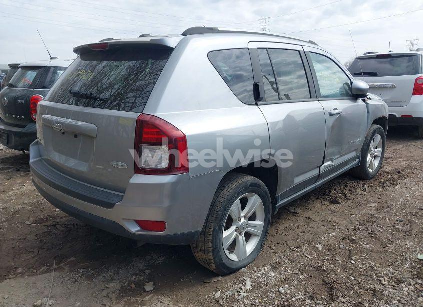 Photo 4 of 2017 Jeep Compass LATITUDE 4X4 (VIN 1C4NJDEB8HD204795)