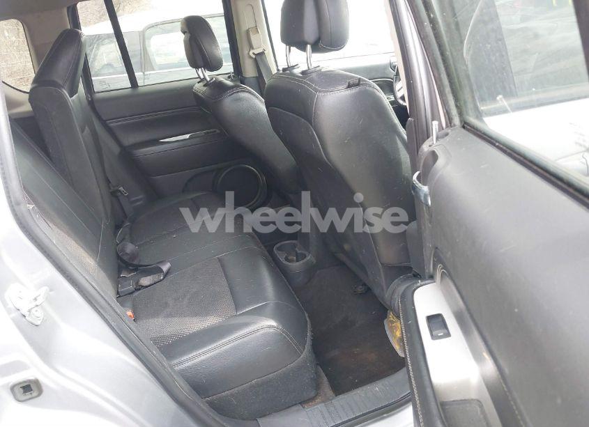 Photo 8 of 2017 Jeep Compass LATITUDE 4X4 (VIN 1C4NJDEB8HD204795)