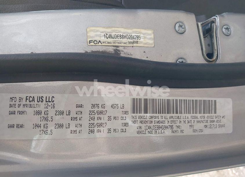 Photo 9 of 2017 Jeep Compass LATITUDE 4X4 (VIN 1C4NJDEB8HD204795)