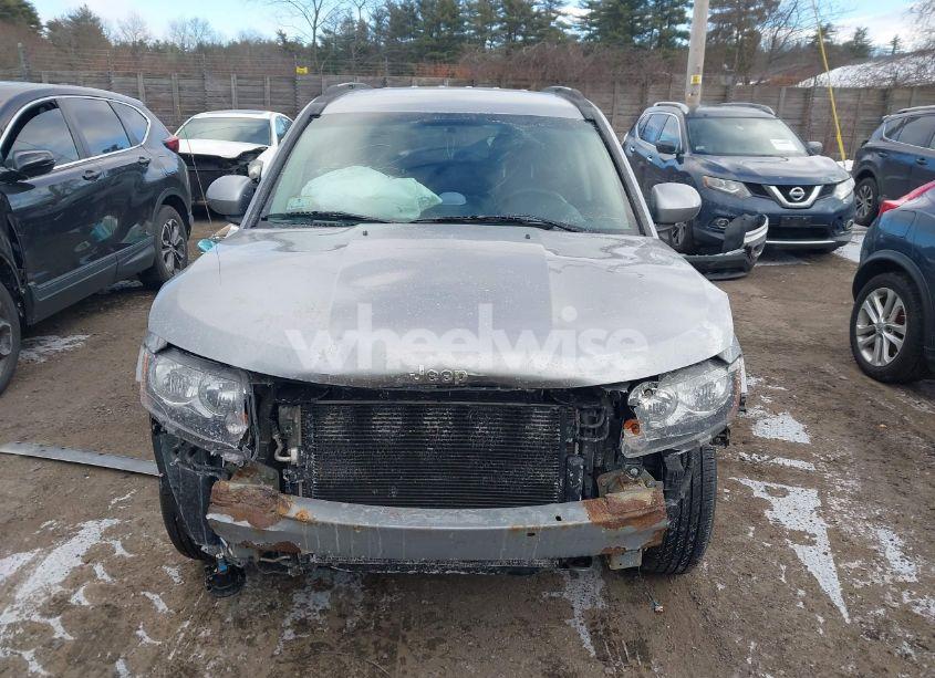 Photo 13 of 2017 Jeep Compass LATITUDE 4X4 (VIN 1C4NJDEB8HD210144)