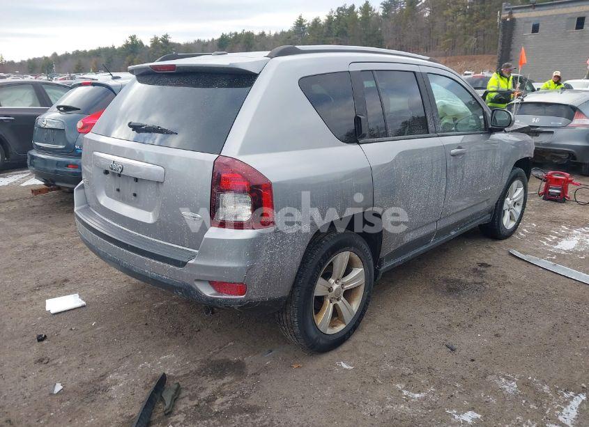 Photo 4 of 2017 Jeep Compass LATITUDE 4X4 (VIN 1C4NJDEB8HD210144)