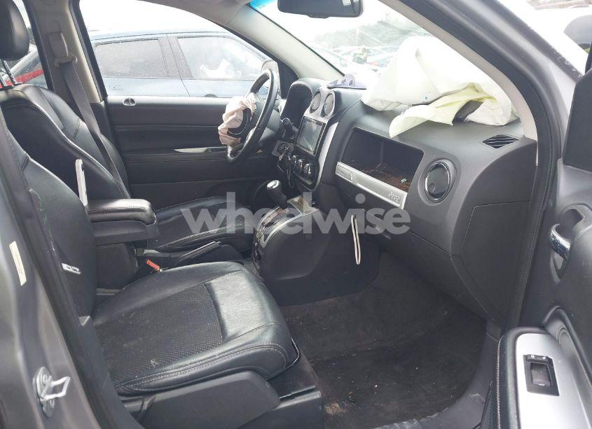 Photo 5 of 2017 Jeep Compass LATITUDE 4X4 (VIN 1C4NJDEB8HD210144)