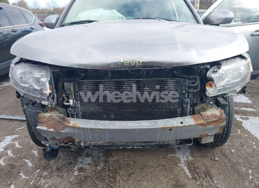 Photo 6 of 2017 Jeep Compass LATITUDE 4X4 (VIN 1C4NJDEB8HD210144)