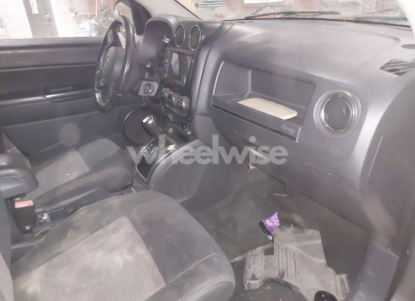 Photo 5 of 2012 Jeep Compass LATITUDE (VIN 1C4NJDEB9CD658577)