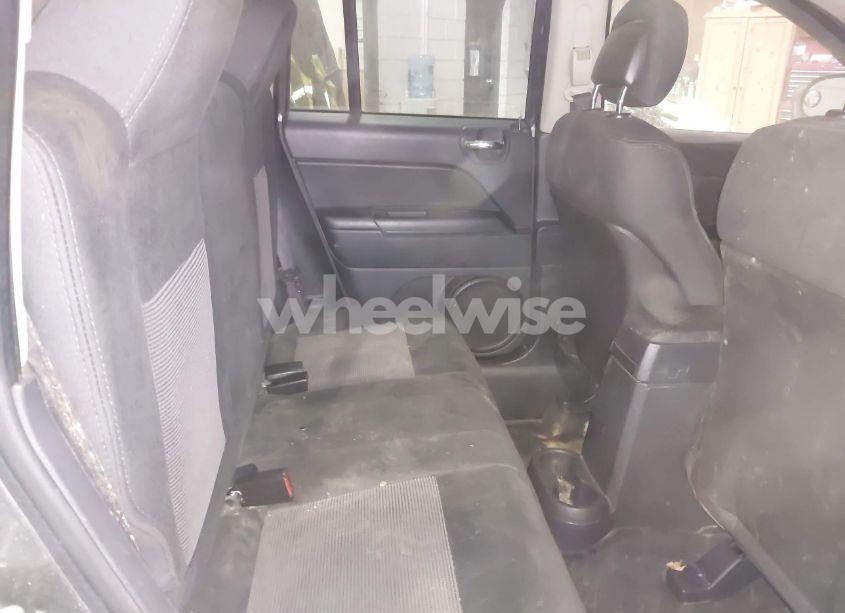 Photo 8 of 2012 Jeep Compass LATITUDE (VIN 1C4NJDEB9CD658577)