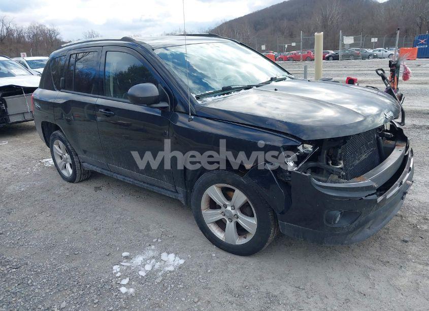 2012 Jeep Compass LATITUDE (VIN 1C4NJDEB9CD686881) main photo