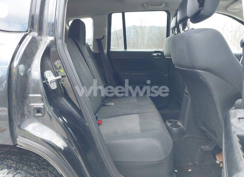 Photo 8 of 2012 Jeep Compass LATITUDE (VIN 1C4NJDEB9CD686881)