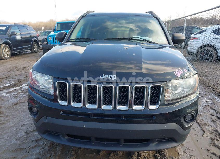 Photo 12 of 2013 Jeep Compass LATITUDE (VIN 1C4NJDEB9DD246113)
