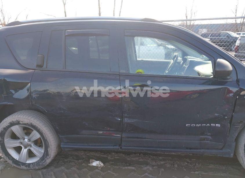 Photo 13 of 2013 Jeep Compass LATITUDE (VIN 1C4NJDEB9DD246113)