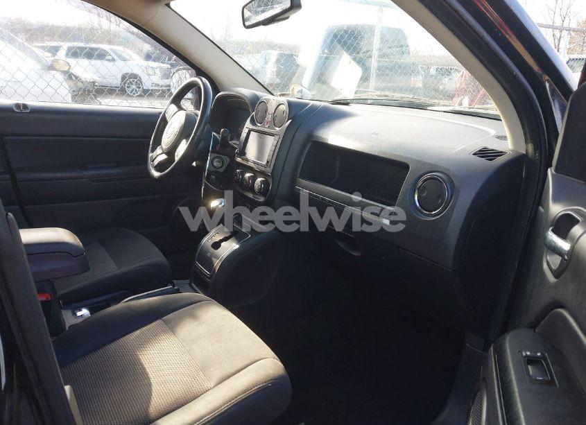 Photo 5 of 2013 Jeep Compass LATITUDE (VIN 1C4NJDEB9DD246113)