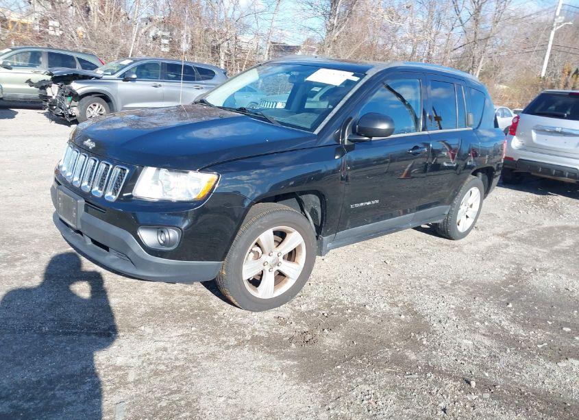 Photo 2 of 2013 Jeep Compass LATITUDE (VIN 1C4NJDEB9DD281167)