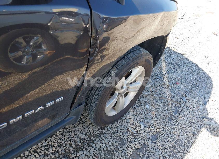 Photo 12 of 2014 Jeep Compass LATITUDE (VIN 1C4NJDEB9ED659215)