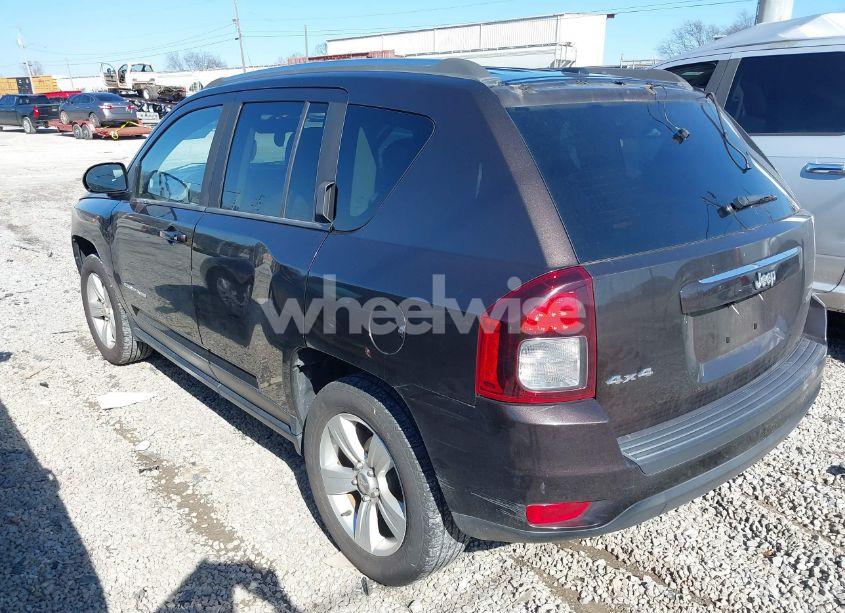 Photo 3 of 2014 Jeep Compass LATITUDE (VIN 1C4NJDEB9ED659215)