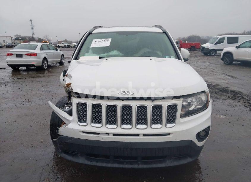 Photo 11 of 2014 Jeep Compass LATITUDE (VIN 1C4NJDEB9ED884198)