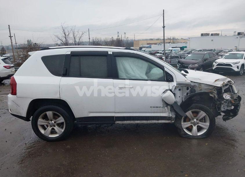 Photo 12 of 2014 Jeep Compass LATITUDE (VIN 1C4NJDEB9ED884198)