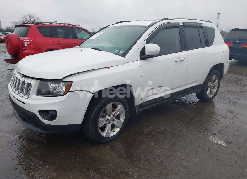 Photo 2 of 2014 Jeep Compass LATITUDE (VIN 1C4NJDEB9ED884198)