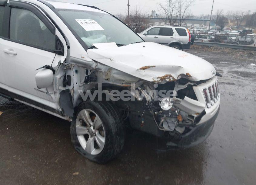 Photo 6 of 2014 Jeep Compass LATITUDE (VIN 1C4NJDEB9ED884198)